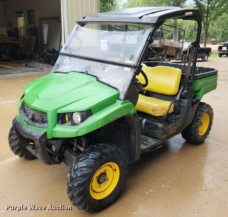 2016 John Deere Gator XUV550  utility vehicle - LX9721