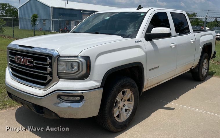 2016 GMC Sierra 1500  Crew Cab pickup truck - MR9109