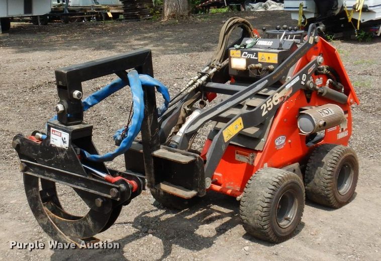 2002 Thomas 25G  compact utility loader - AF9669