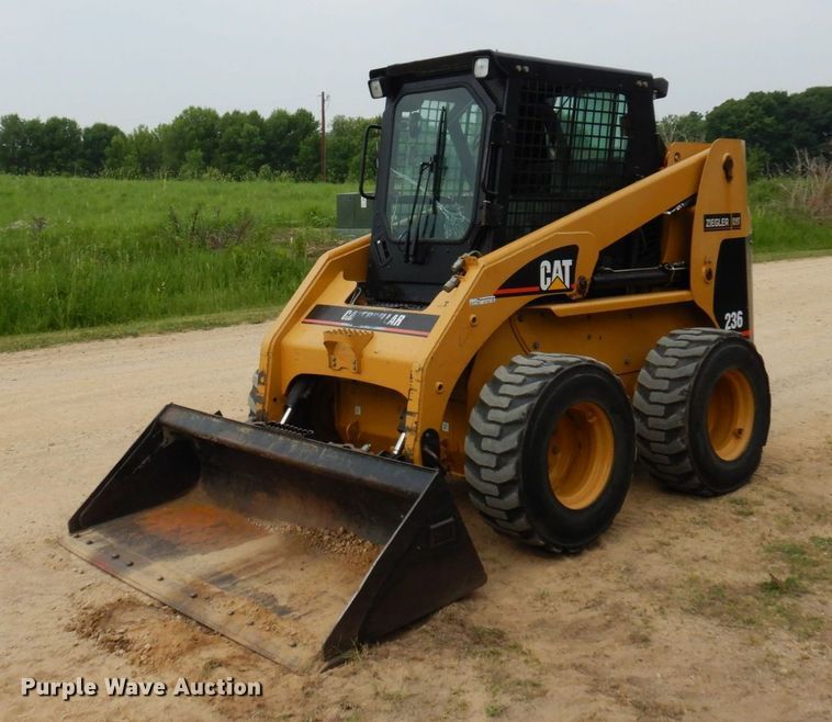 2001 Caterpillar 236  skid steer loader - AF9672