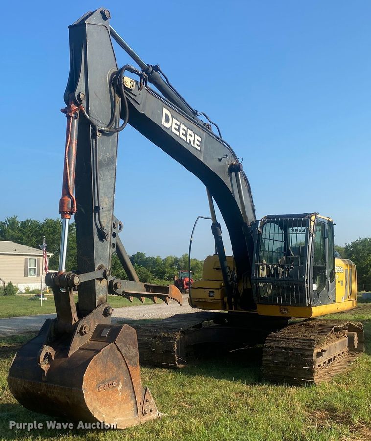 2009 John Deere 200D LC  excavator - DI7821
