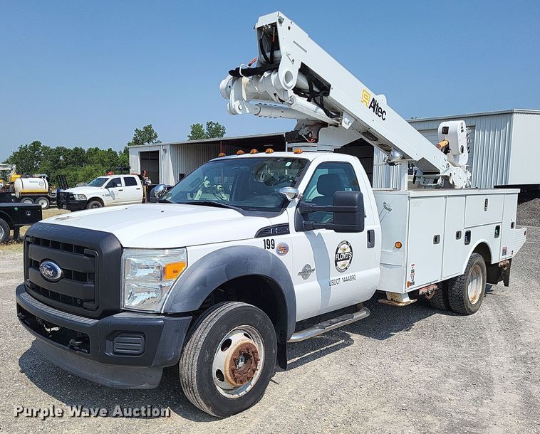2011 Ford F550 Super Duty  bucket truck - DP5173