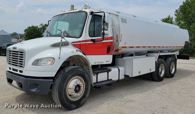 2007 Freightliner Business Class M2 106  fuel truck - JO9176