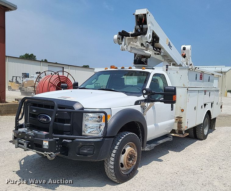 2012 Ford F550 Super Duty XL  bucket truck - LS9546