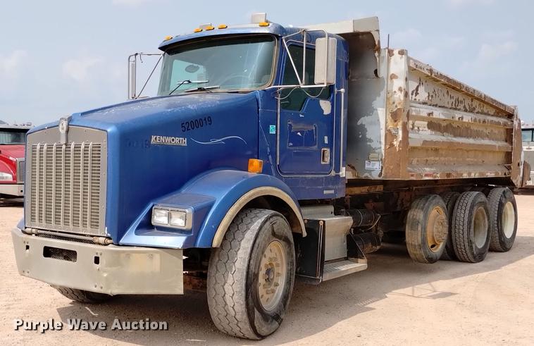 2000 Kenworth T800  dump truck - DN6455