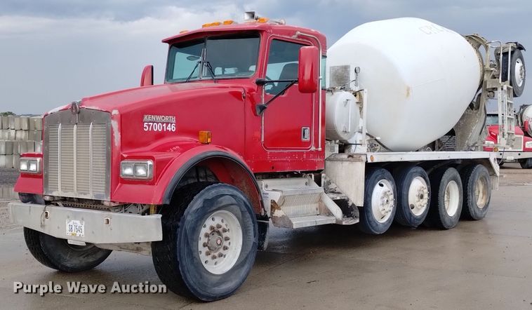 2001 Kenworth W900  ready mix truck - DN6480