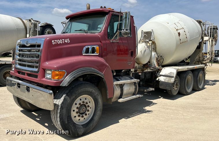 2007 Sterling L9511  ready mix truck - DR4631