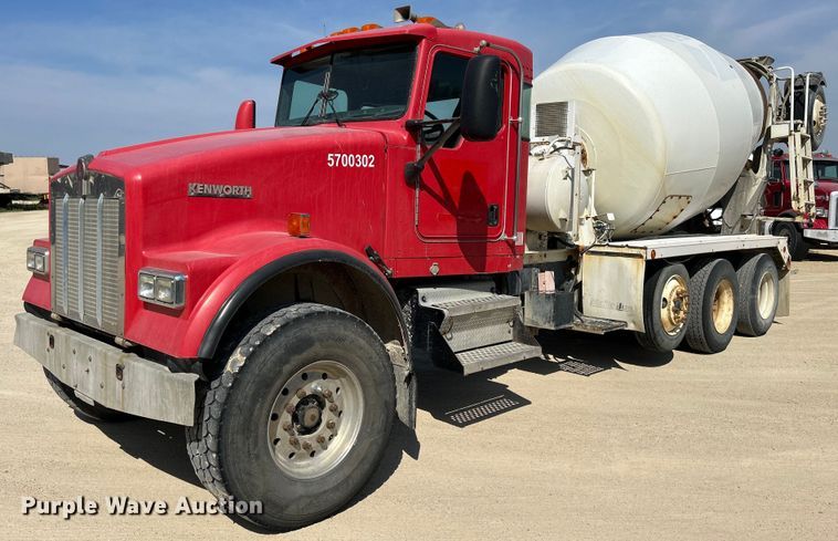 2003 Kenworth W900  ready mix truck - DR4633
