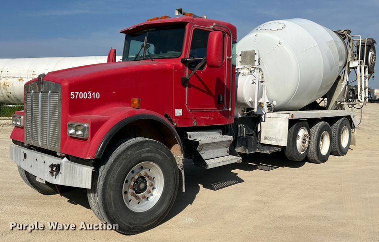2003 Kenworth W900  ready mix truck - DR4636