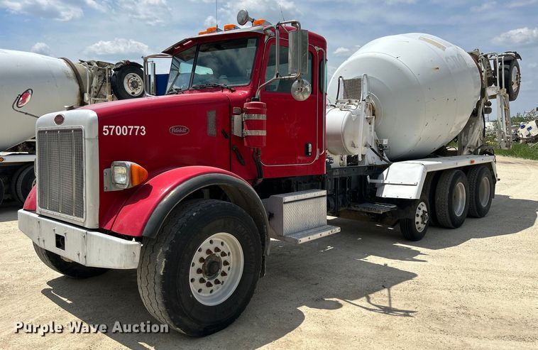 2007 Peterbilt 357  ready mix truck - DR4642