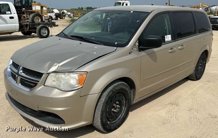 2013 Dodge Grand Caravan  van - DR4666