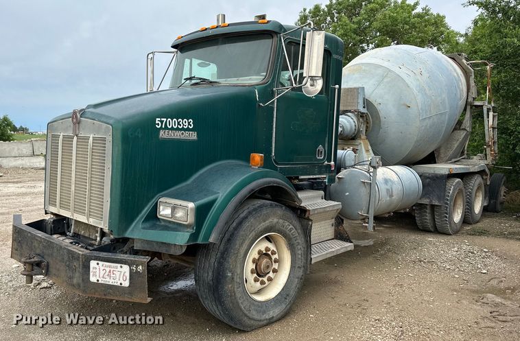 2003 Kenworth T800  ready mix truck - JD9101