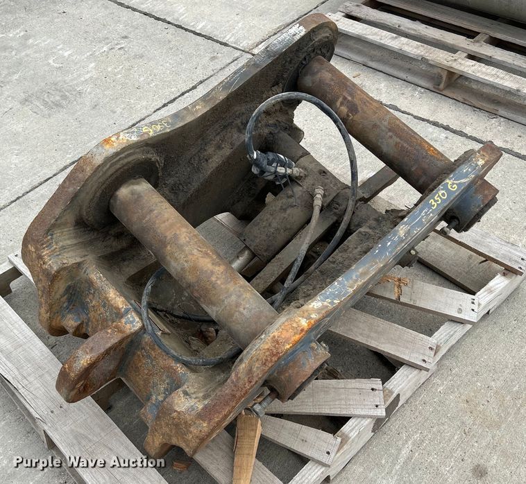 JRB  hydraulic quick coupler - MC9915