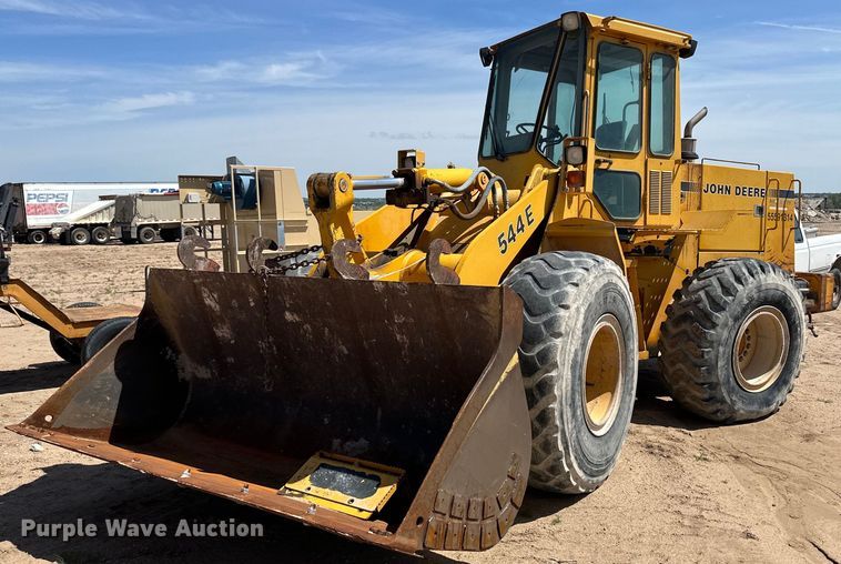 1990 John Deere 544E  wheel loader - NY9033