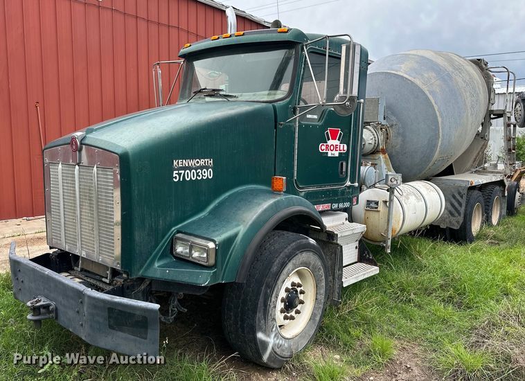 2003 Kenworth T800  ready mix truck - NY9049