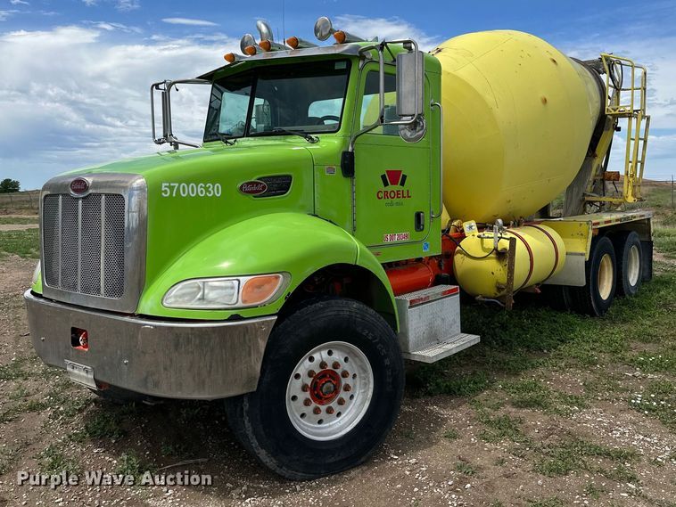 2006 Peterbilt 335  ready mix truck - NY9050