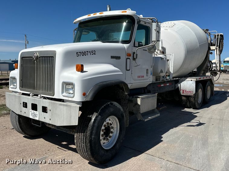 2007 International 5500i  ready mix truck - NY9056