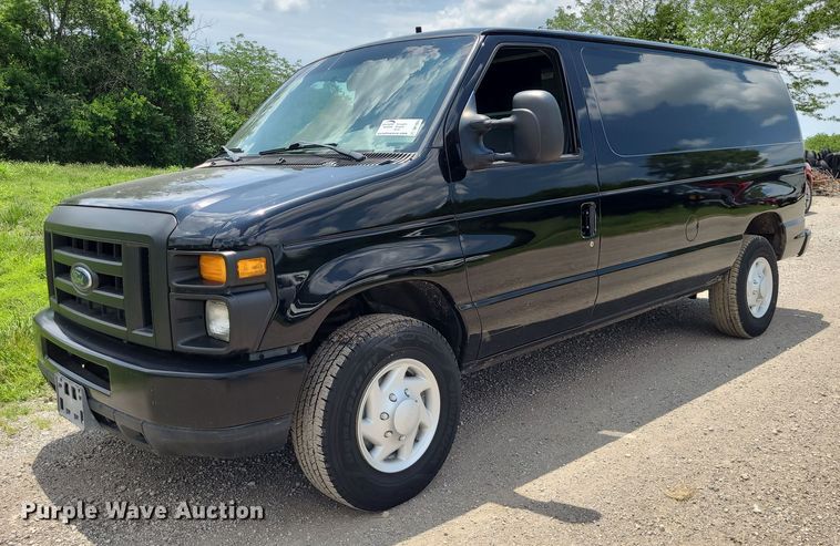 2008 Ford E350 Super Duty  van - DK1934