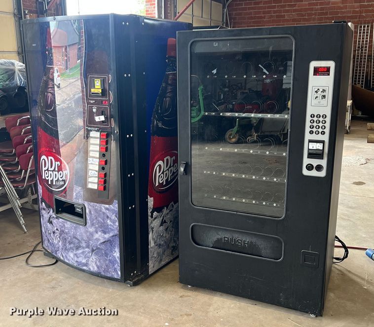 (3) vending machines - DN3035