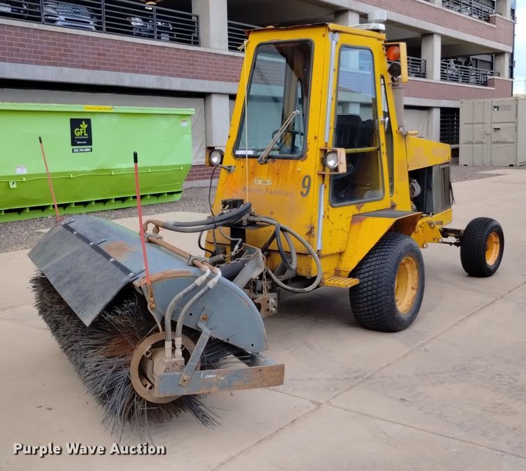 Howard H180  broom - LP9587