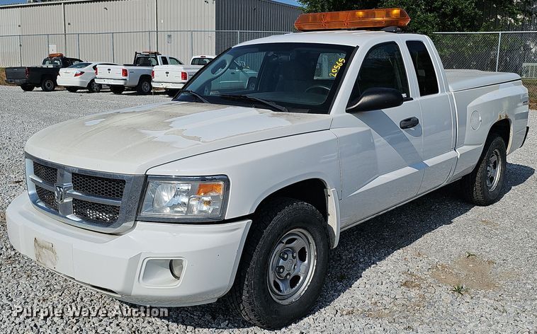 2010 Dodge Dakota  Ext. Cab pickup truck - MD9854
