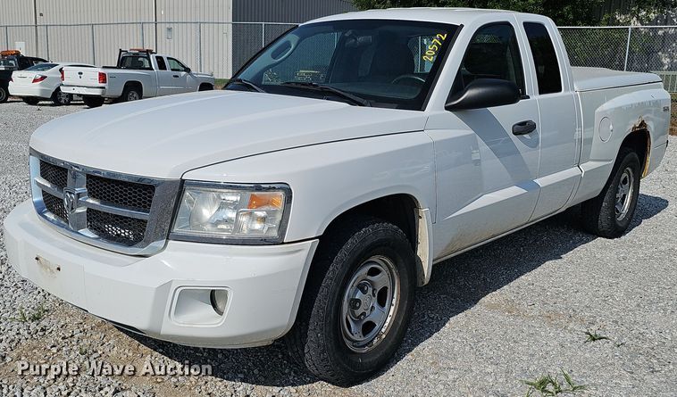 2010 Dodge Dakota  Ext. Cab pickup truck - MD9855