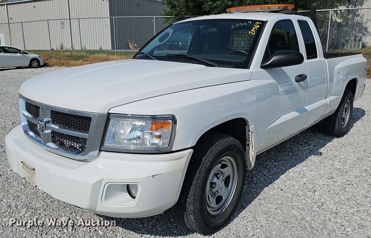 2010 Dodge Dakota  Ext. Cab pickup truck - MD9857