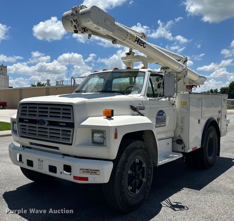 1992 Ford F700  bucket truck - NY9194