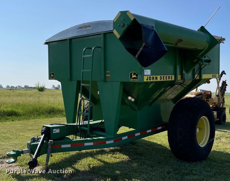 John Deere 500  grain cart - DL3768