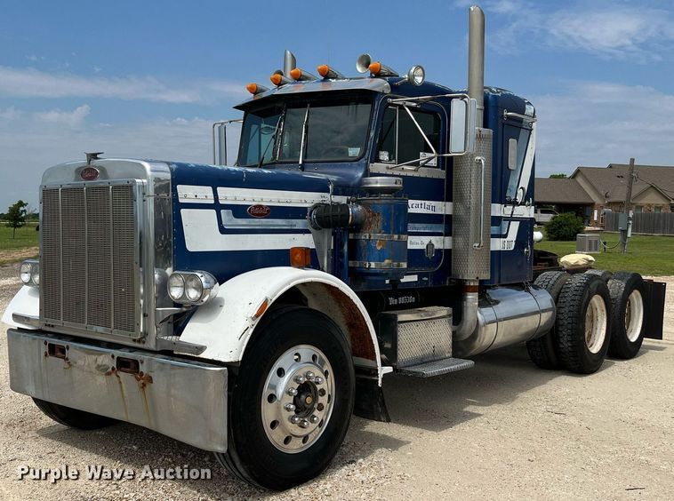 1976 Peterbilt 359  semi truck - DQ2097