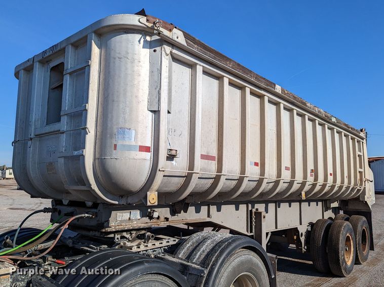 1979 Hobbs GA-24-53  end dump trailer - LM9795