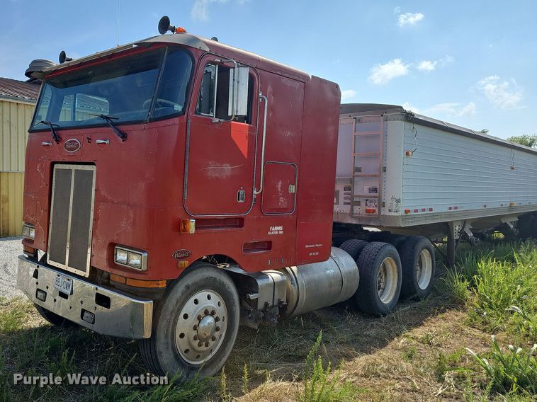 1984 Peterbilt 362  semi truck - LW9626