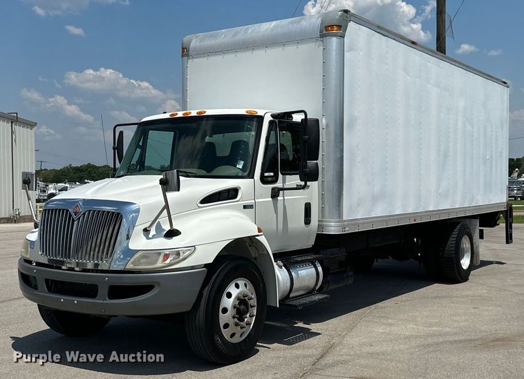 2012 International DuraStar 4300  box truck - MB9540