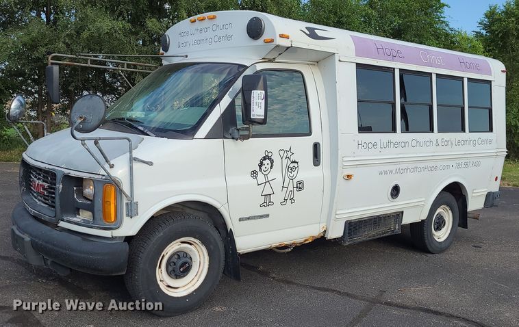 2000 GMC Savana G3500  shuttle bus - DN8540
