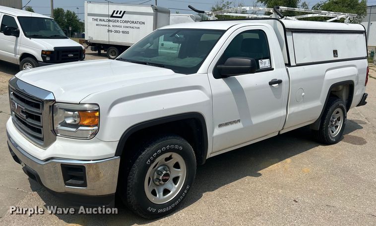 2015 GMC Sierra 1500  pickup truck - DR4734