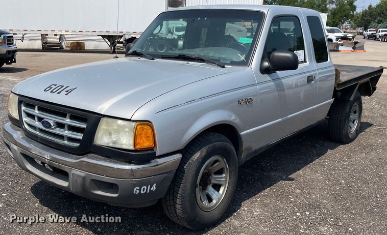 2003 Ford Ranger XLT  SuperCab flatbed pickup truck - DS8763