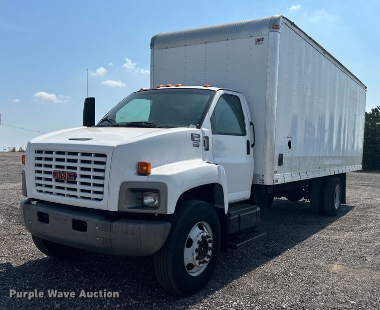2006 GMC C7500  box truck - KW9220