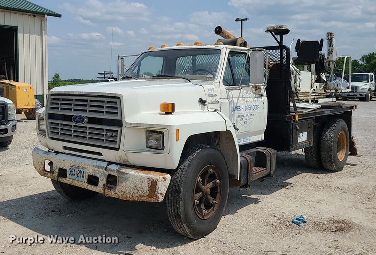 1992 Ford F700  pressure digger truck - LE9270