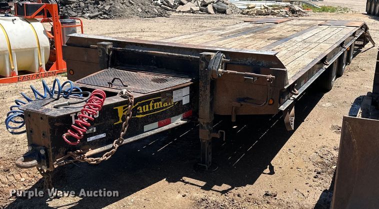 2010 Kaufman  equipment trailer - NP9745