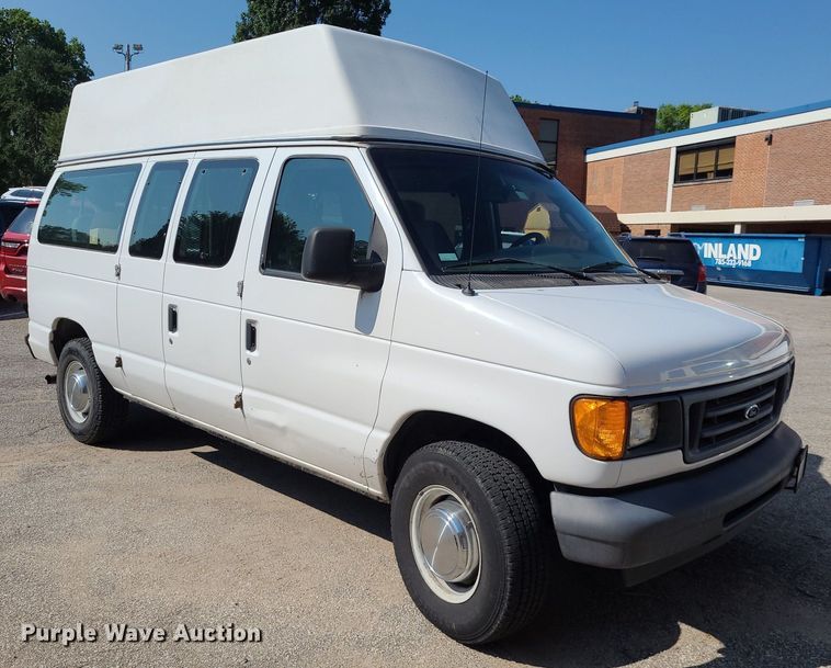 2006 Ford E250  van - NX9598