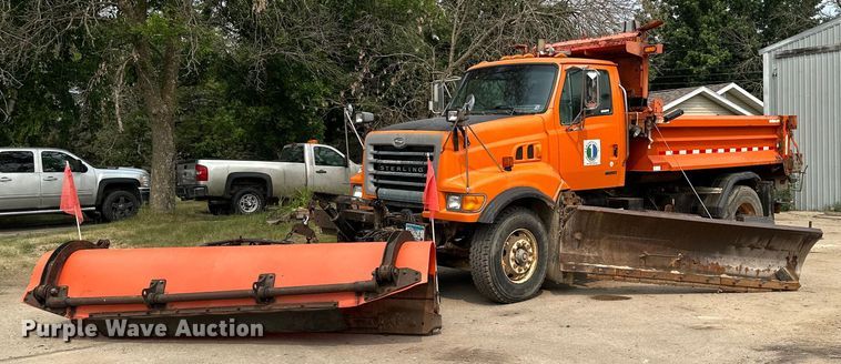2001 Sterling L8500  dump truck - AF9659