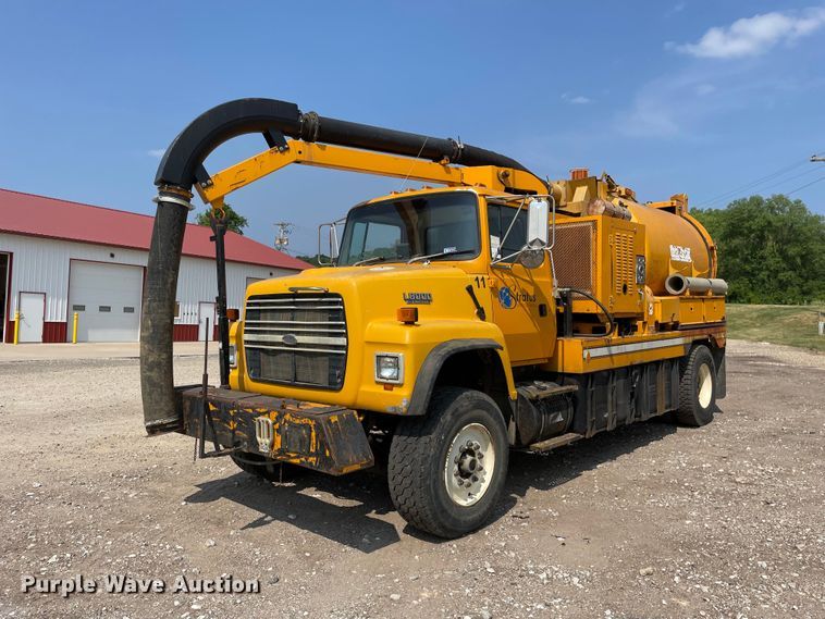 1994 Ford LN8000  vacuum truck - DL3799