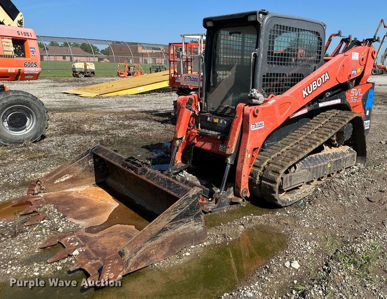 2017 Kubota SVL95-2S  tracked skid steer loader - DO5057