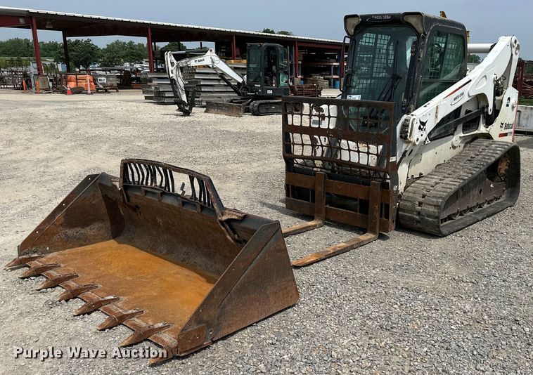 2012 Bobcat T750  tracked skid steer loader - DO5062