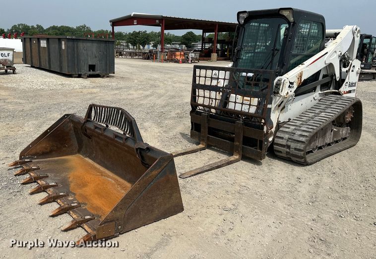 2015 Bobcat T650  tracked skid steer loader - DO5063