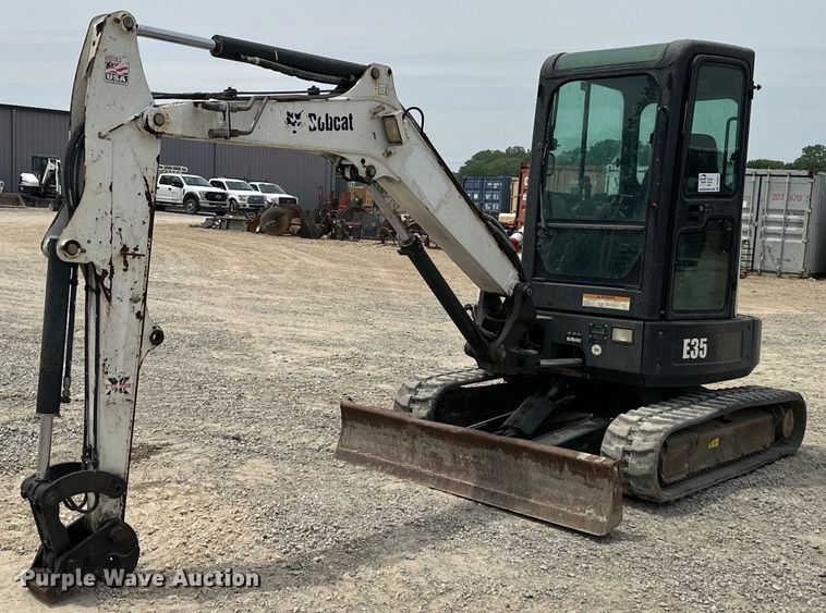 2012 Bobcat E35  mini excavator - DO5077