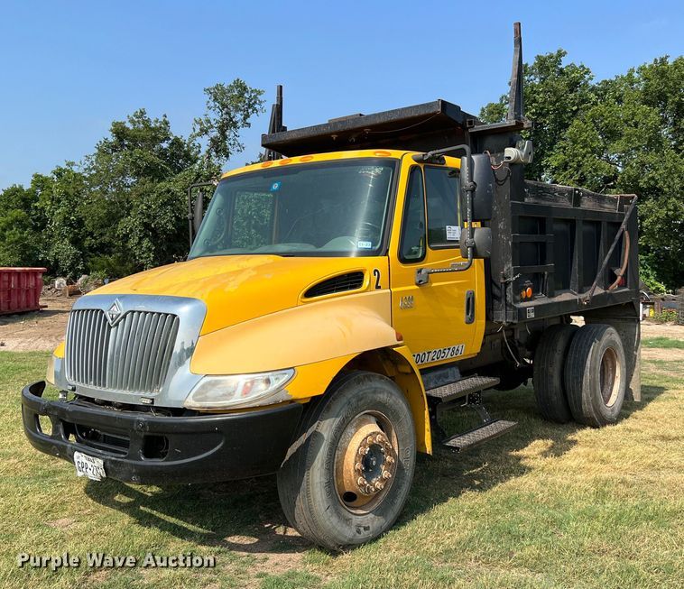 2007 International 4300  dump truck - DQ2084