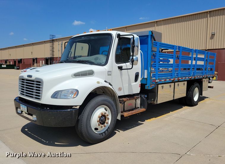 2018 Freightliner Business Class M2  flatbed truck - JO9233