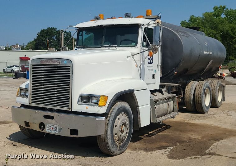 1990 Freightliner FLD  water truck - LE9146