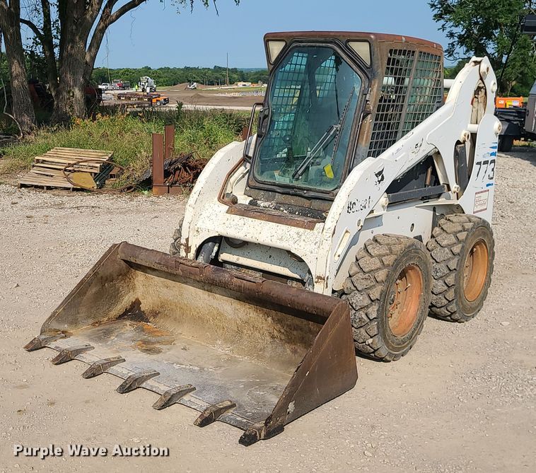2001 Bobcat 773  skid steer loader - LE9225